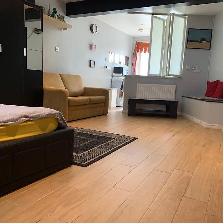 Studio Apartment - Entire Lower Ground Floor - Only 7 Mins Walk Kings Cross St Pancras Station London Eksteriør bilde