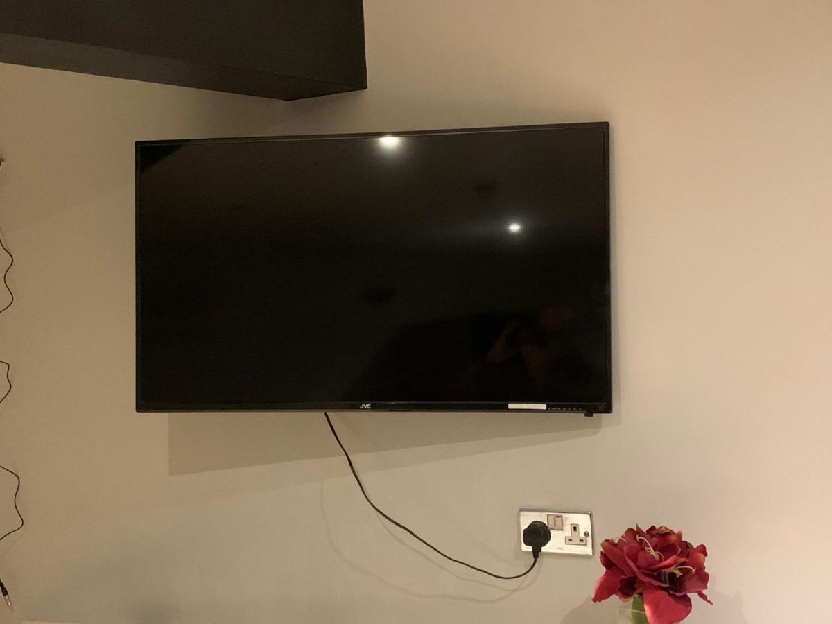 Studio Apartment - Entire Lower Ground Floor - Only 7 Mins Walk Kings Cross St Pancras Station London Eksteriør bilde