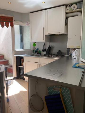 Studio Apartment - Entire Lower Ground Floor - Only 7 Mins Walk Kings Cross St Pancras Station London Eksteriør bilde
